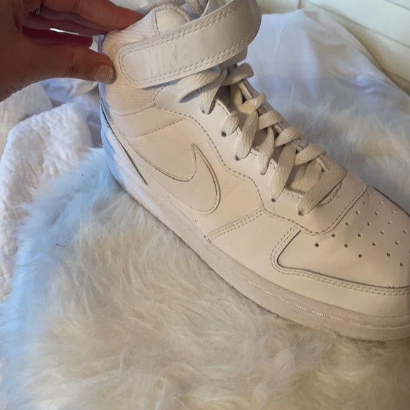 Boys nike high top airforce 1’s - Picture 5 of 7